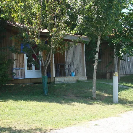 キャンプ場 Les Graves *